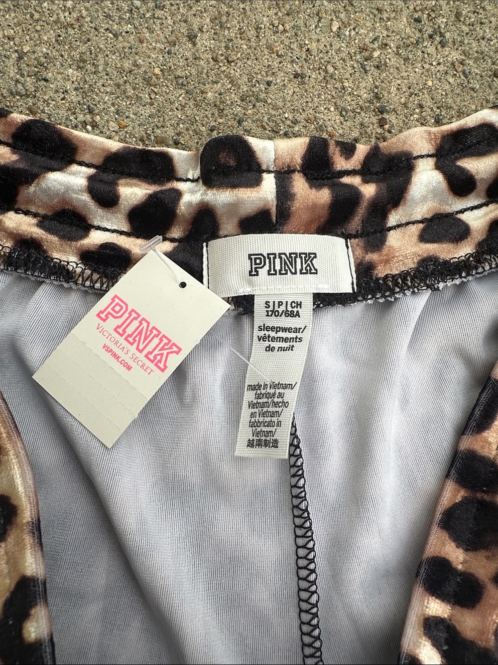 Pink by Victoria’s Secret Leopard Print Shorts size small brand new w/tags - Picture 2 of 3